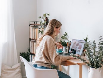 用三个主次长关键词优化网站，使得网站获得了更高高排名与点击率