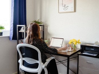 简洁雅观的深圳网站设计更能吸引用户，进一步转化率